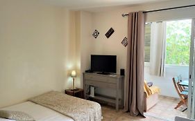 Grand studio lumineux - Saint Gilles Les Bains