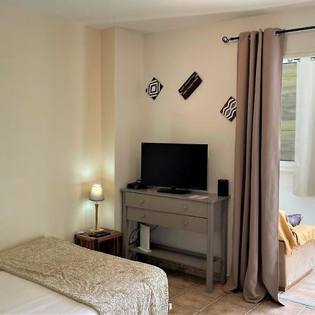 Appartement Grand studio lumineux - Saint Gilles Les Bains Extérieur photo