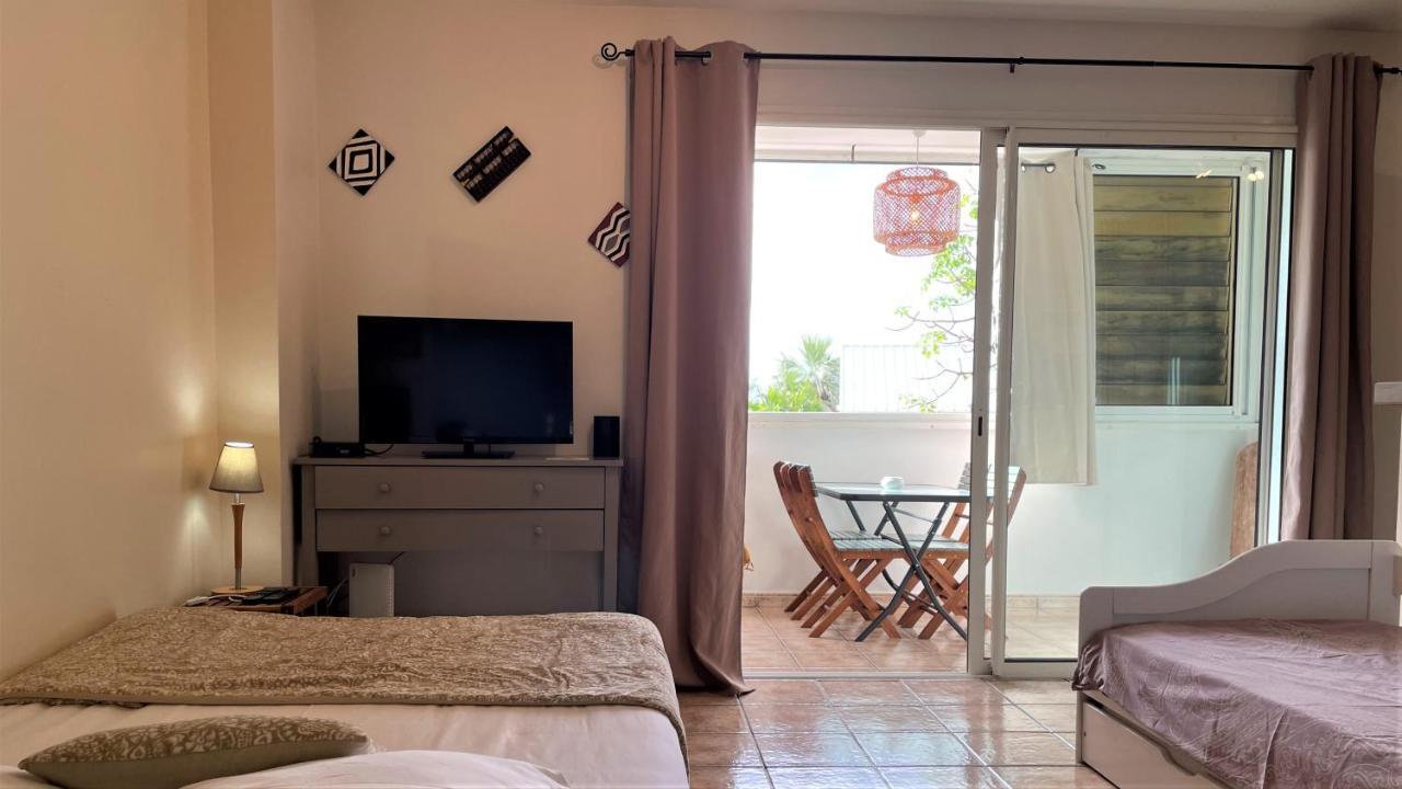 Appartement Grand studio lumineux - Saint Gilles Les Bains Extérieur photo