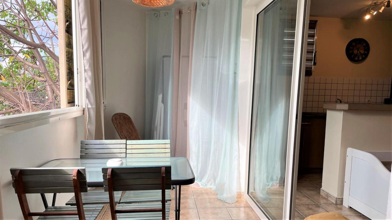 Appartement Grand studio lumineux - Saint Gilles Les Bains Extérieur photo